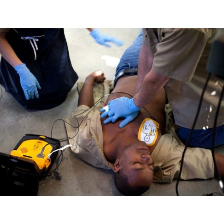LIFEPAK CR Plusz félautomata defibrillátor