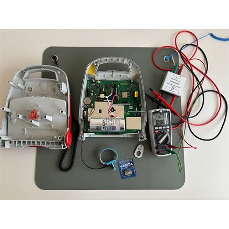 DefiSign LIFE AED belső elem csere